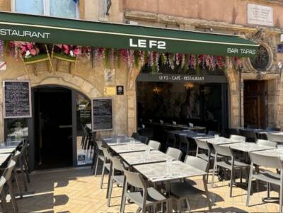 Terrasse Le F2 Restaurant